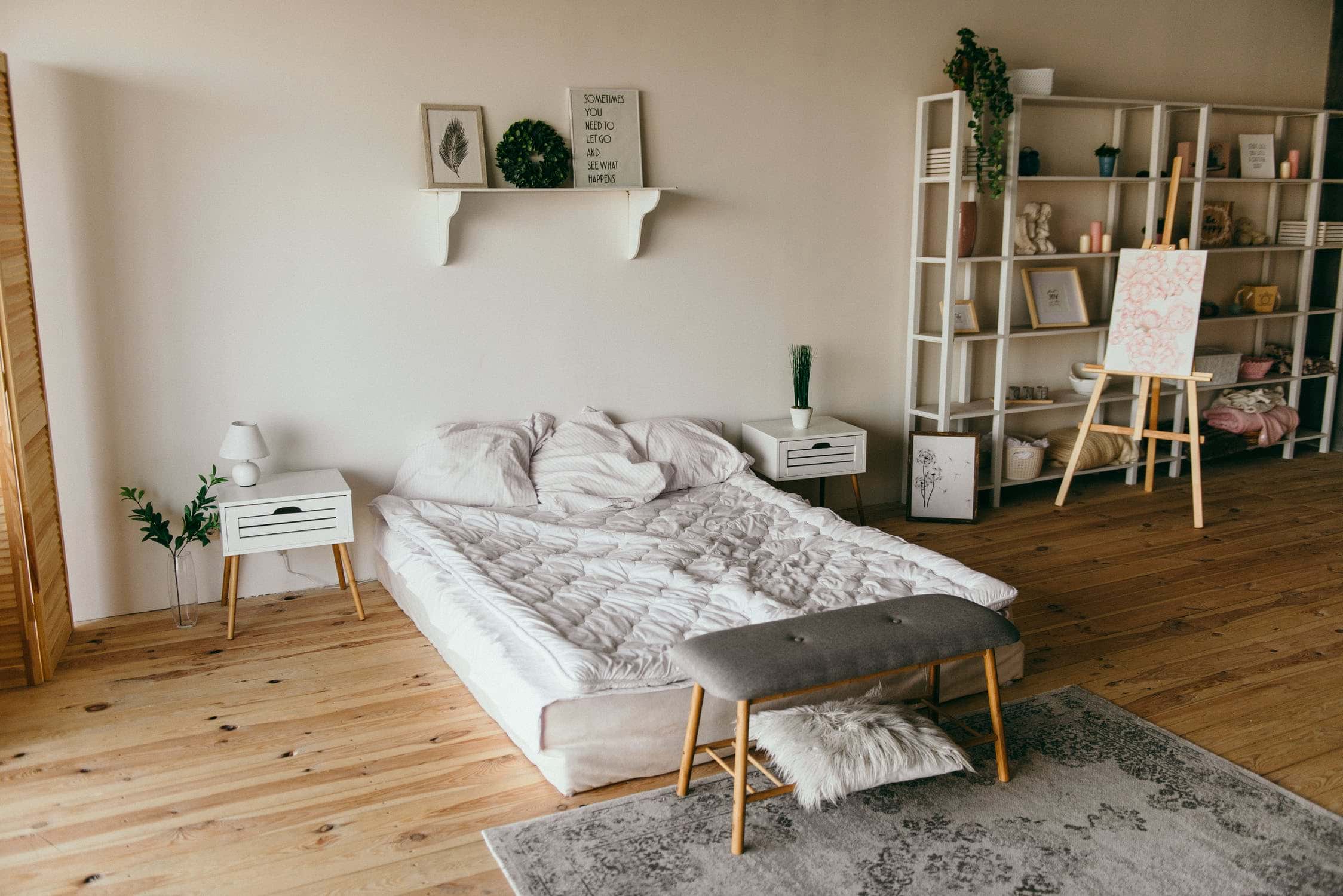 Dormitor în stil scandinav. Cum alegi mobila și accesoriile